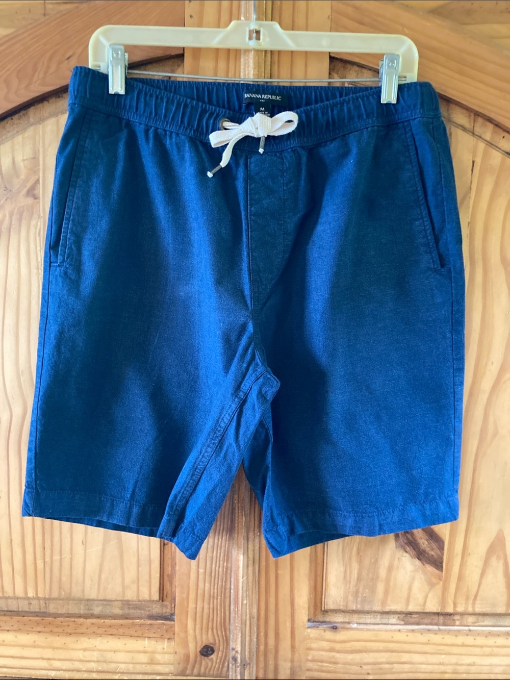 Men Banana Republic blue elastic waist chino shorts size M